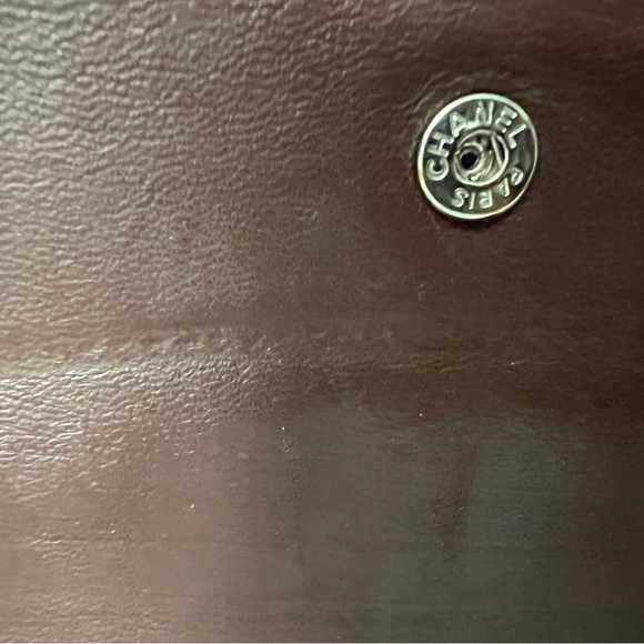 Chanel trifold Authentic- 500 USD/750 Cad - Picture 6 of 14